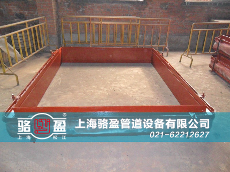 非金屬<a href=http://www.z425.cn target=_blank class=infotextkey>補(bǔ)償器</a>生產(chǎn)車間